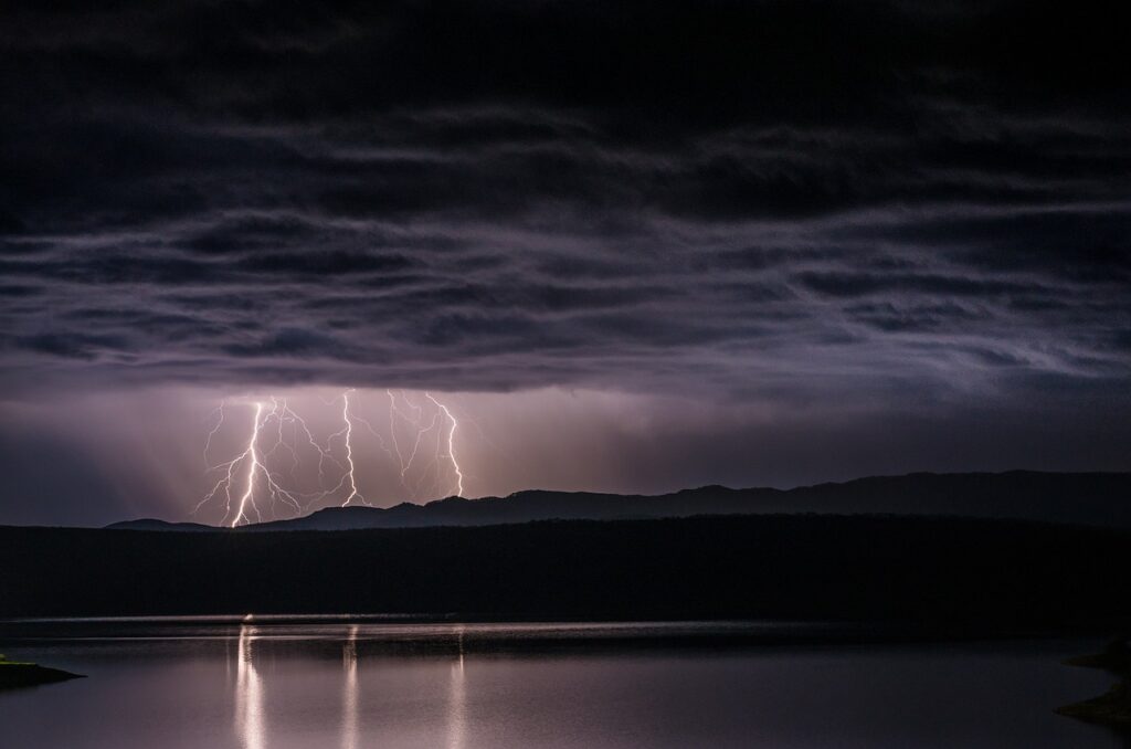 thunderstorm, lightning, lake-5680651.jpg